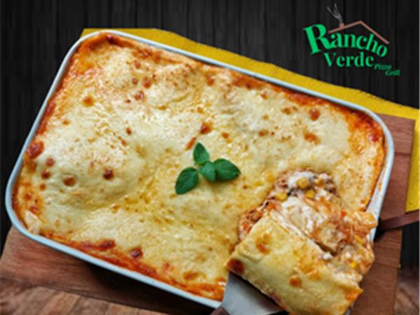 LAZANHA FRANGO COM MOLHO BRANCO